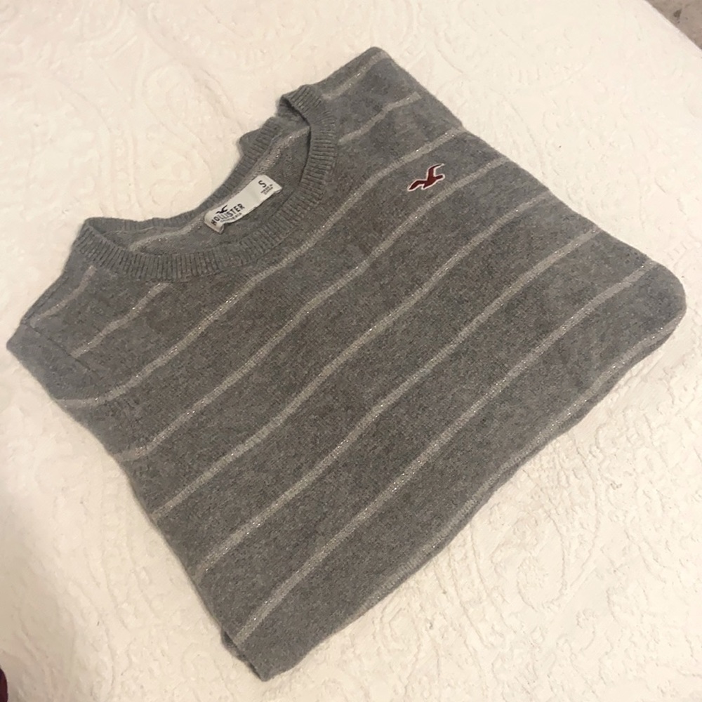 Hollister dressy ling sleeve sweater!